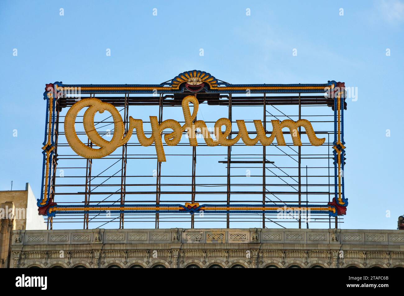 Das berühmte Orpheum Theater-Schild befindet sich im Broadway Theater District in der Innenstadt von Los Angeles, Kalifornien, USA. Stockfoto