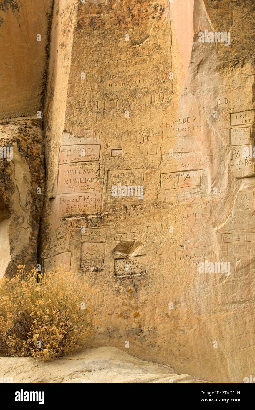 Inschrift entlang Inschrift Rock Trail, El Morro National Monument, New Mexico Stockfoto