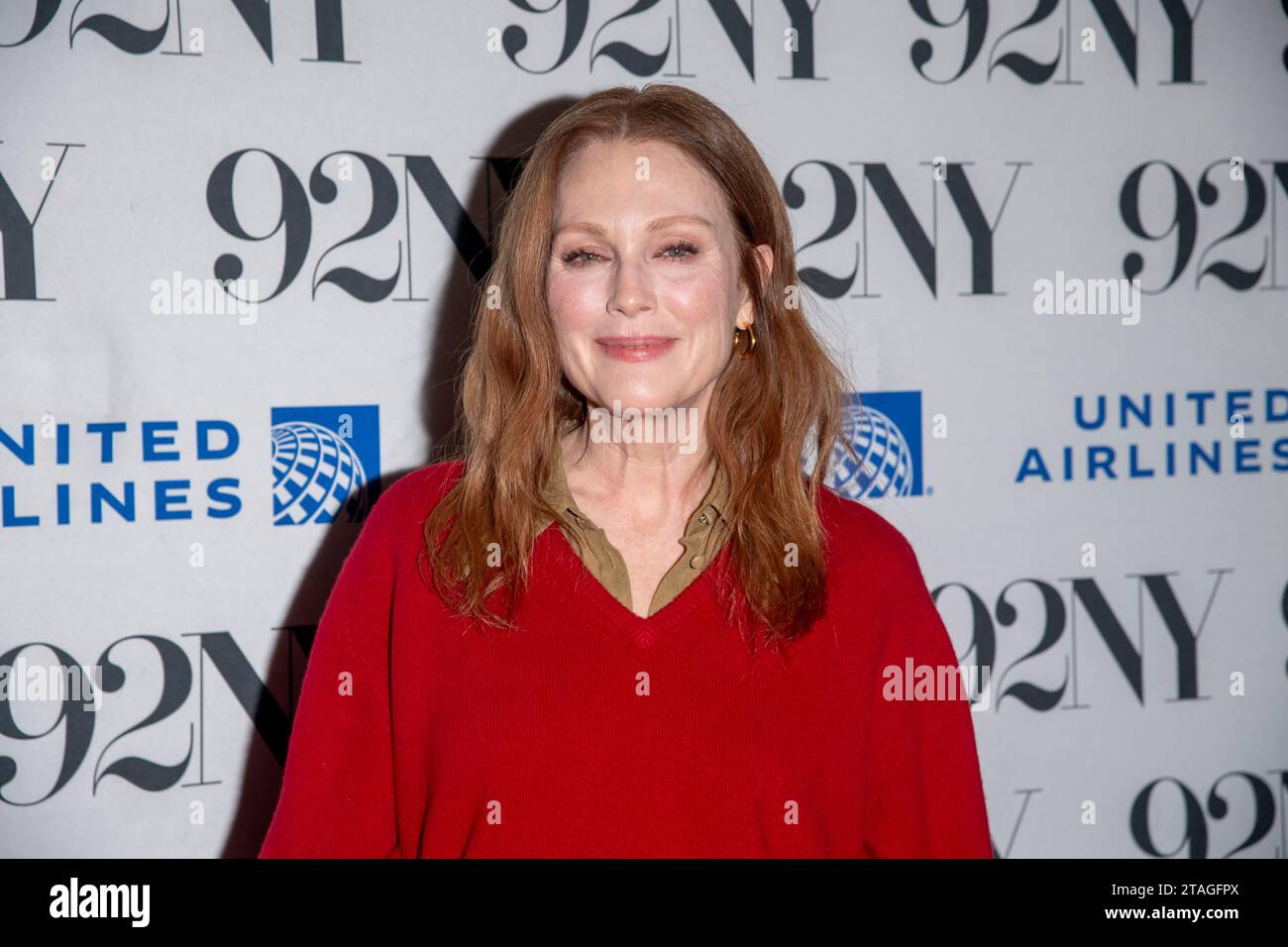 NEW YORK, NEW YORK – NOVEMBER 30: Julianne Moore nimmt am 30. November 2030 an Netflix's Mai Dezember Special Screening in der 92nd Street Y Teil. Quelle: Ron Adar/Alamy Live News Stockfoto