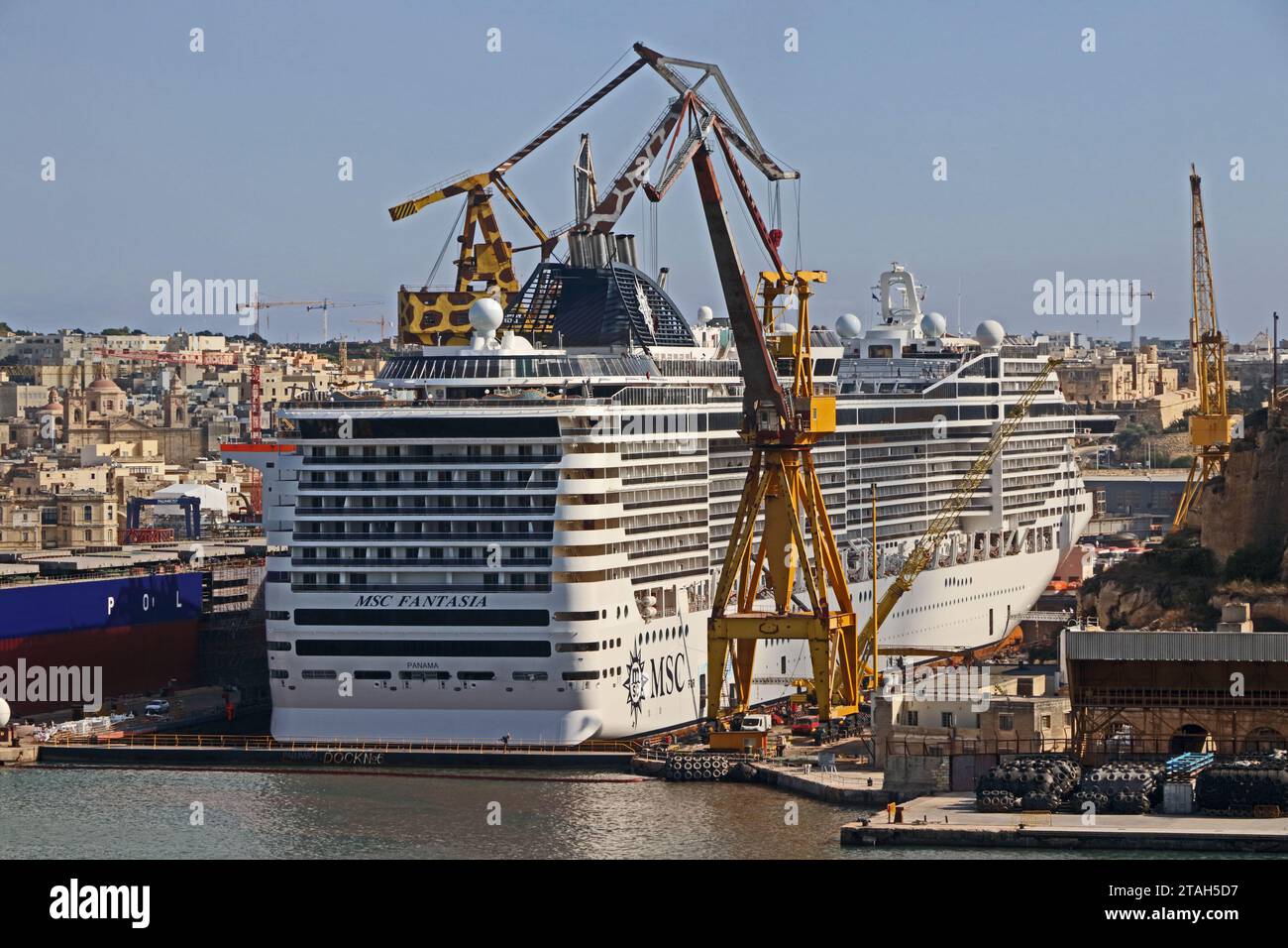 MSC-Kreuzfahrtschiff „Fantasia“ wird in Valetta, Malta, erneuert Stockfoto