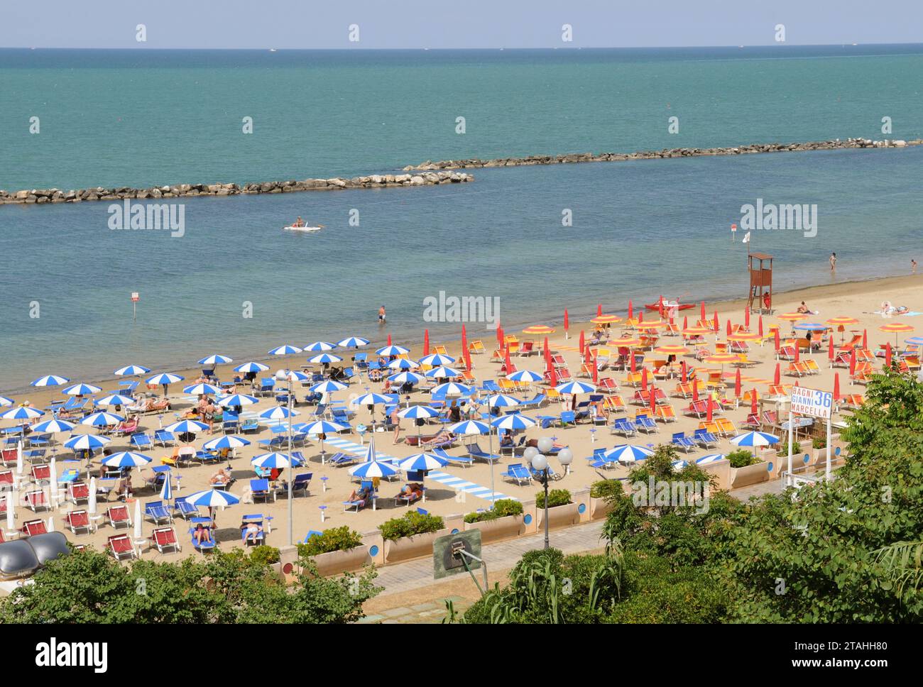 Cattolica, Italien - Juni 2009: Strand Cattolica, riviera Rimini, Emilia Romagna, Italien Stockfoto