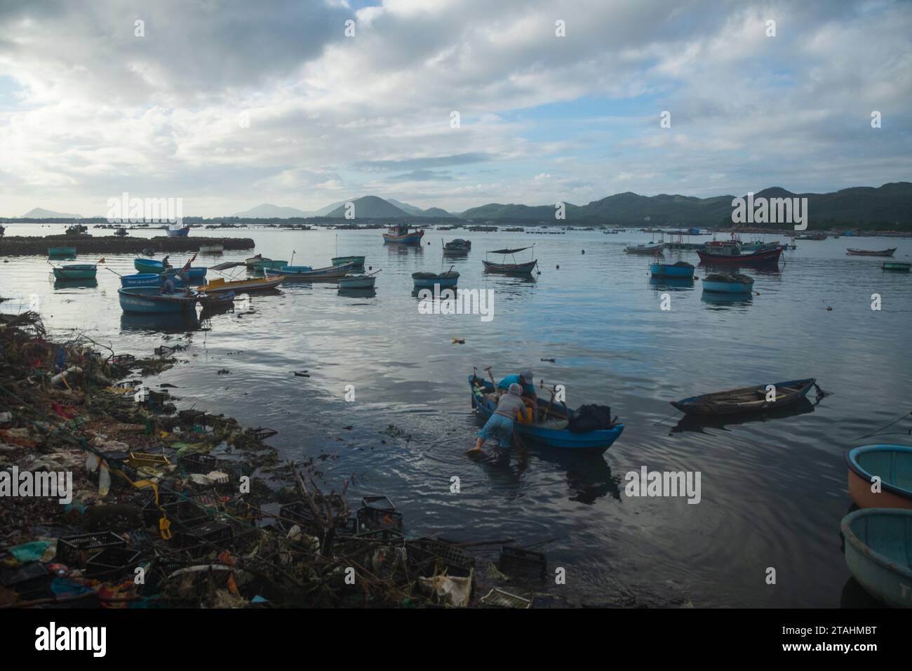 vietnamesische Korbboote in der Lagune Cu Mong, Phu Yen/Vietnam Stockfoto