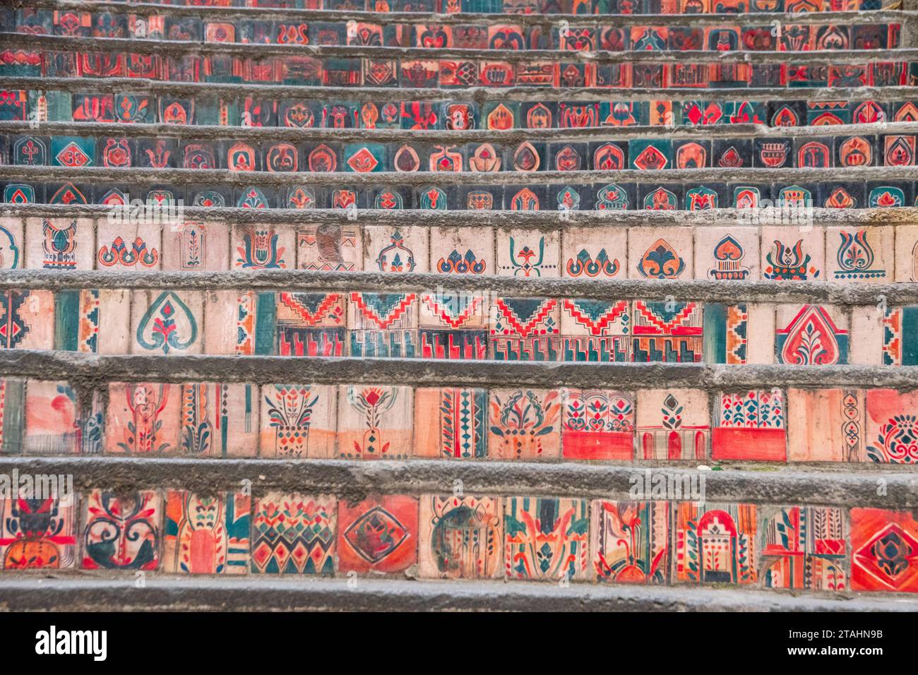 Kacheltreppen der kunstakademie in Tiflis, Georgien Stockfoto