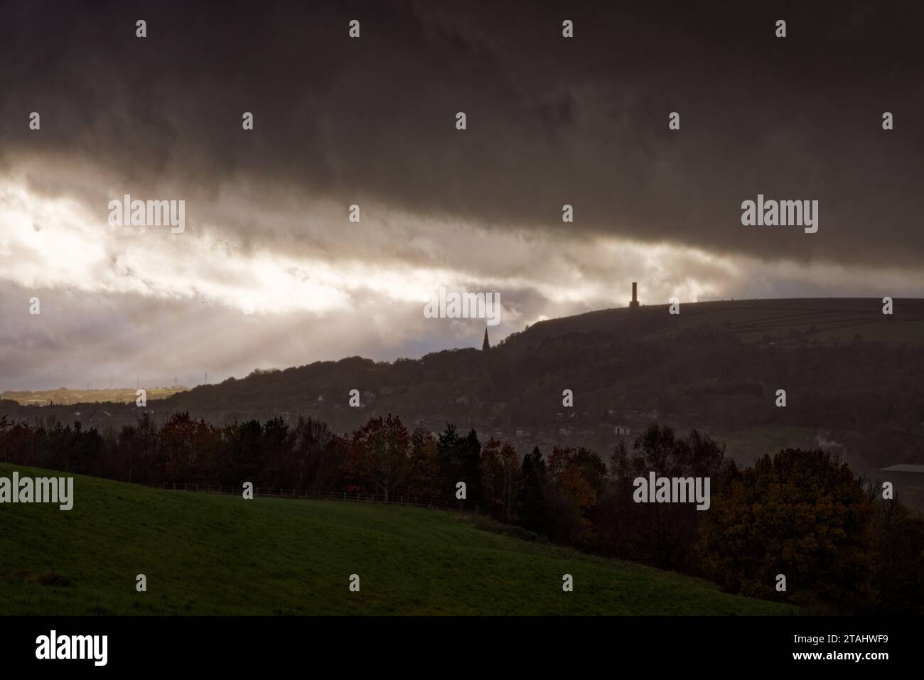 Sturm über Holcombe Moor Stockfoto