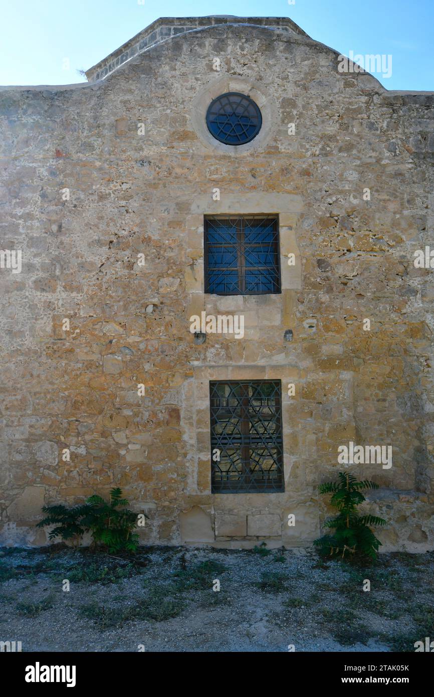 Zypern, Gitterfenster der Agia Sophia Moschee in der Altstadt von Paphos aka Pafos - Stadt war Europäische Kulturhauptstadt im Jahr 2017 Stockfoto