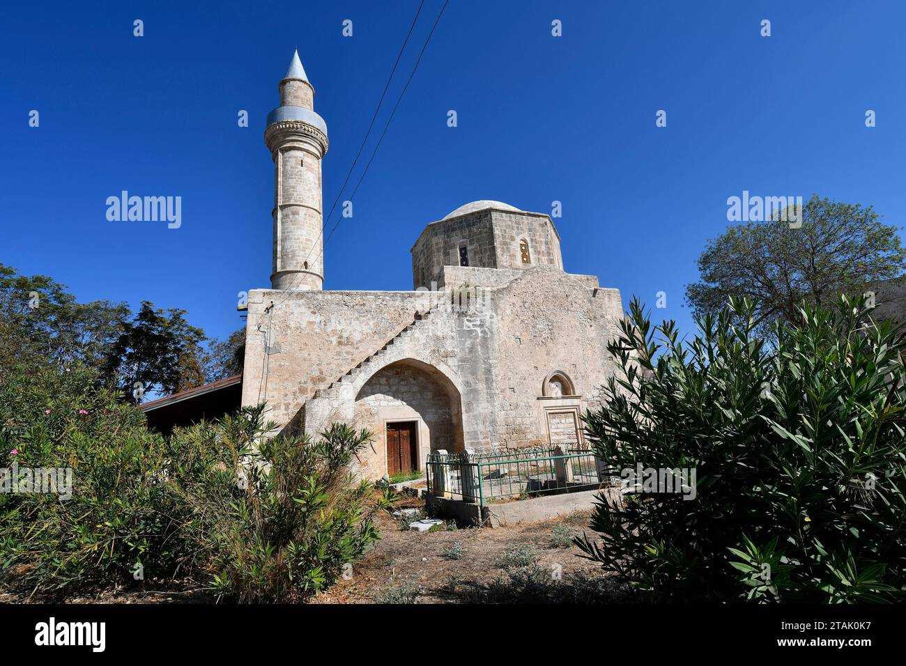 Zypern, Agia Sophia Moschee und Grab in der Altstadt von Paphos aka Pafos - Stadt war Europäische Kulturhauptstadt im Jahr 2017 Stockfoto