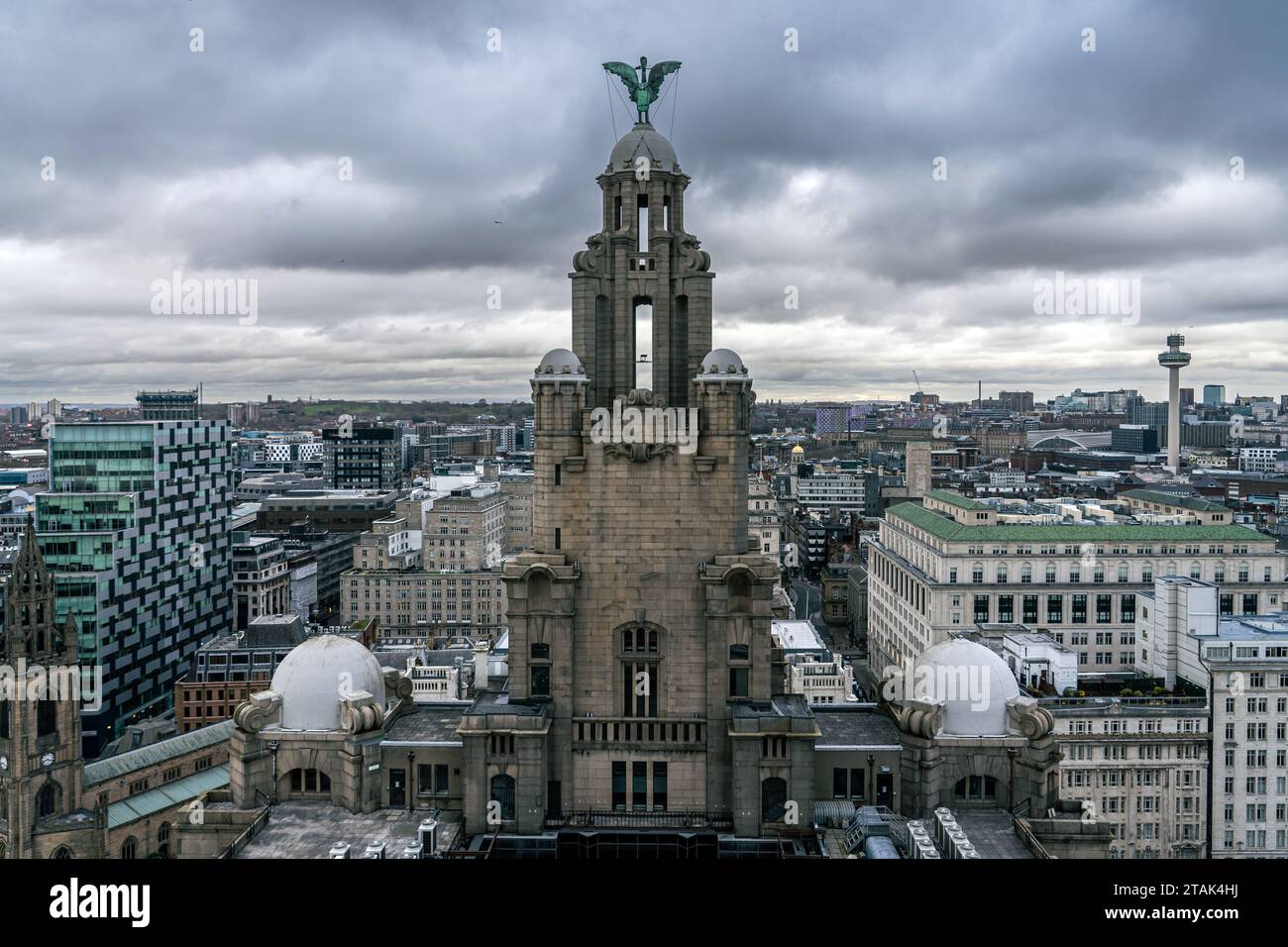 Die Spitze des Royal Liver Building, Liverbirds, Bertie und Bella Stockfoto