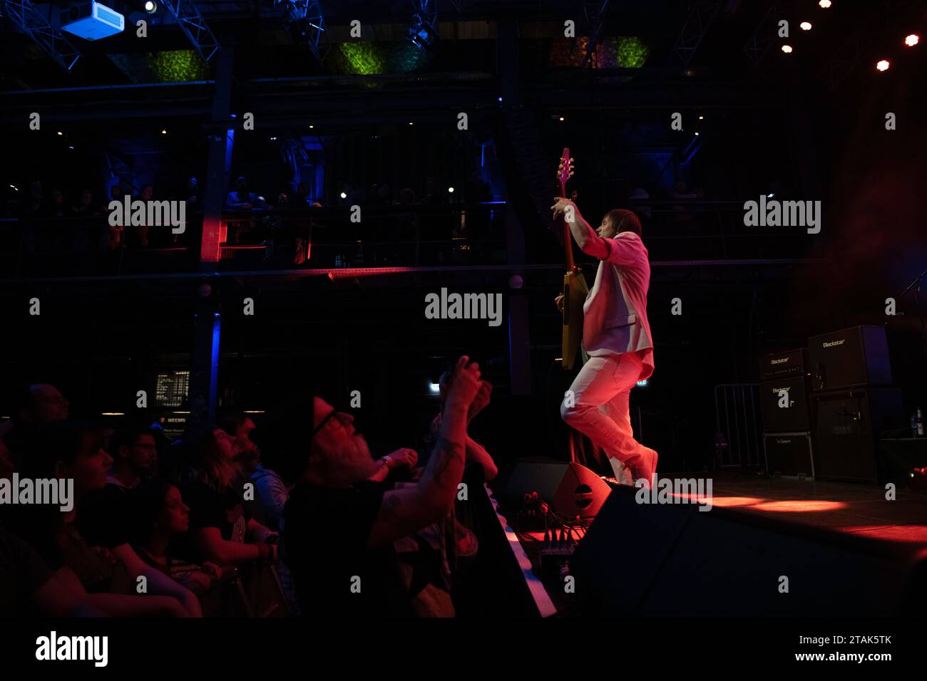 Ash cantante Fotos und Bildmaterial in hoher Auflösung Alamy