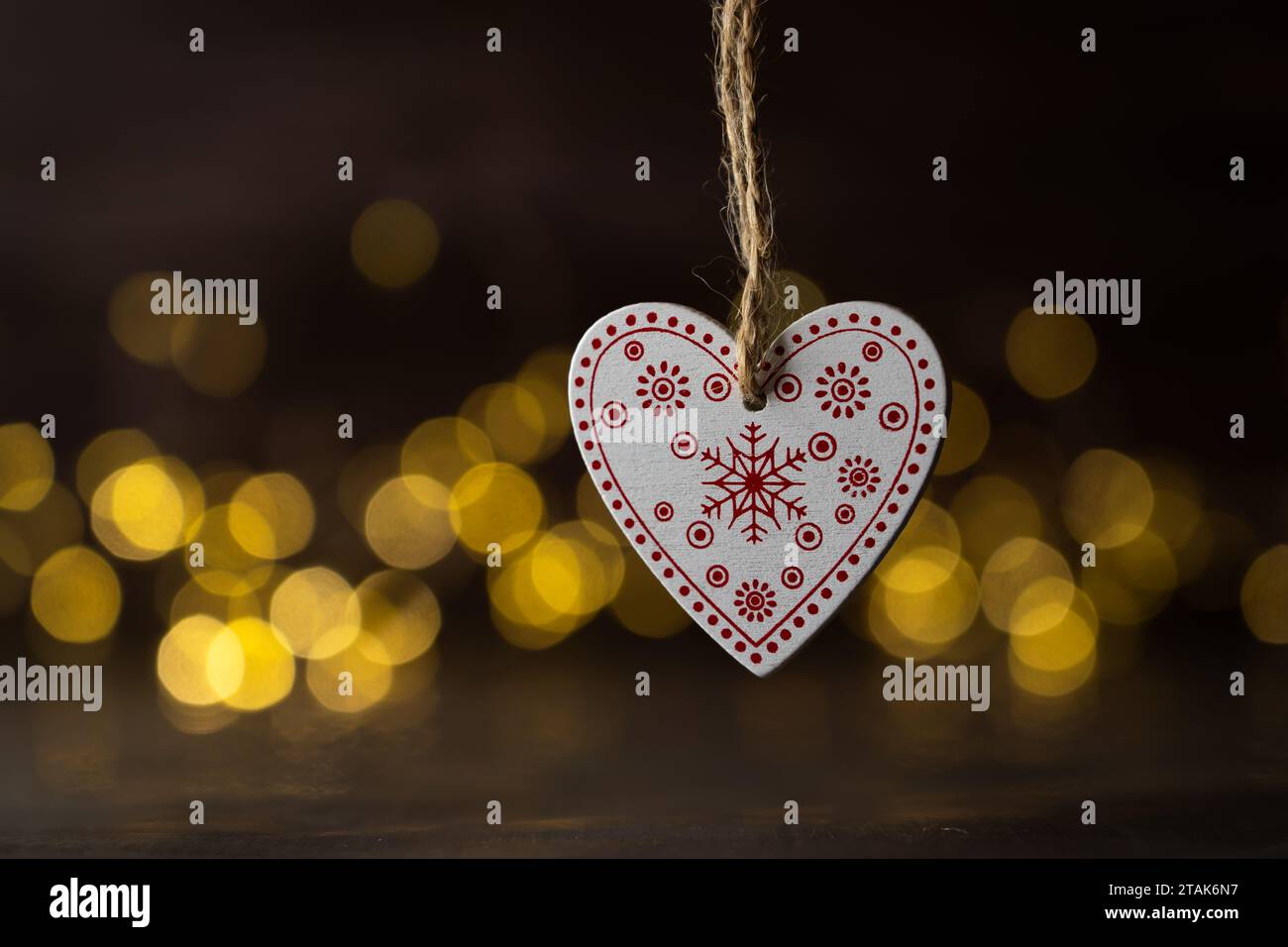 Weihnachtsdekoration mit Feenlichtern, Kopierraum Stockfoto