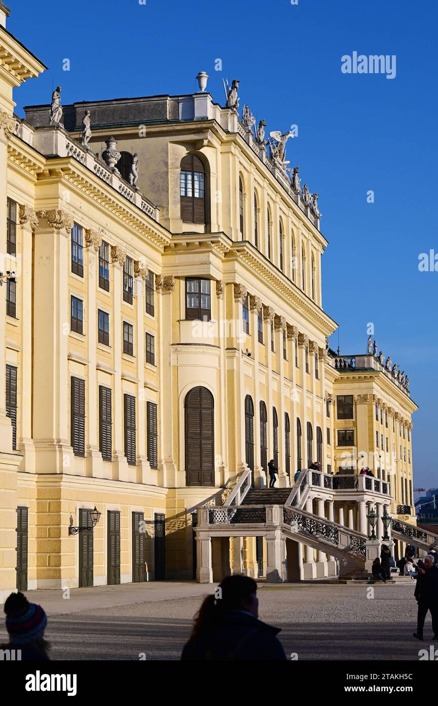 Schönbrunn ist das größte Schloss und eines der wichtigsten und meistbesuchten Kulturgüter Österreichs Stockfoto
