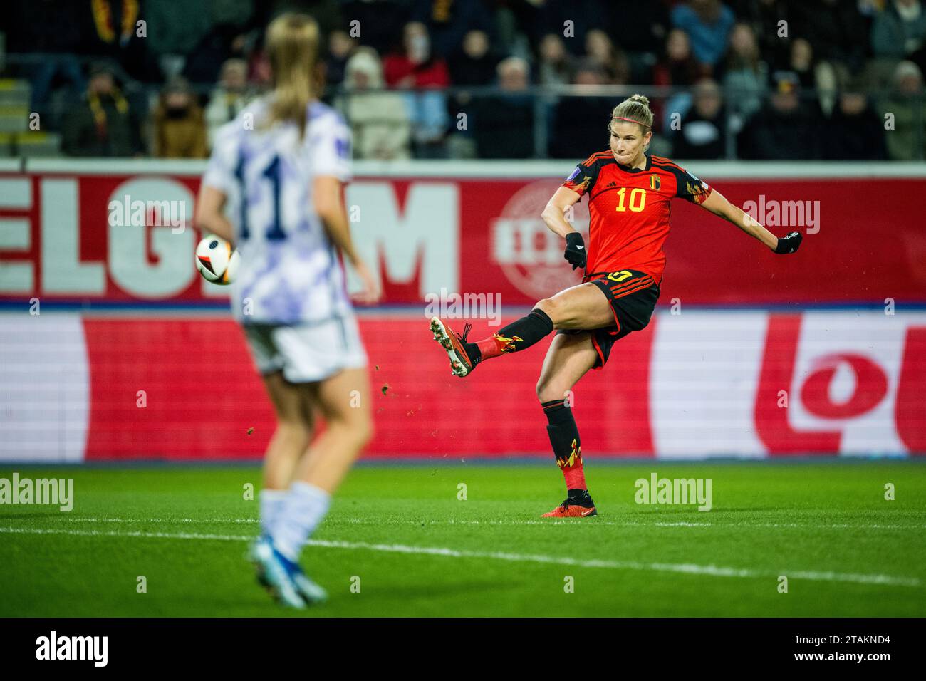 Heverlee, Belgien. Dezember 2023. Die belgische Justine Vanhaevermaet wurde am Freitag, den 1. Dezember 2023, in Heverlee bei einem Fußballspiel zwischen der belgischen Frauennationalmannschaft Red Flames und Schottland im Spiel 5/6 in der Gruppe A1 der UEFA Women's Nations League 2023-2024 gezeigt. BELGA FOTO JASPER JACOBS Credit: Belga News Agency/Alamy Live News Stockfoto