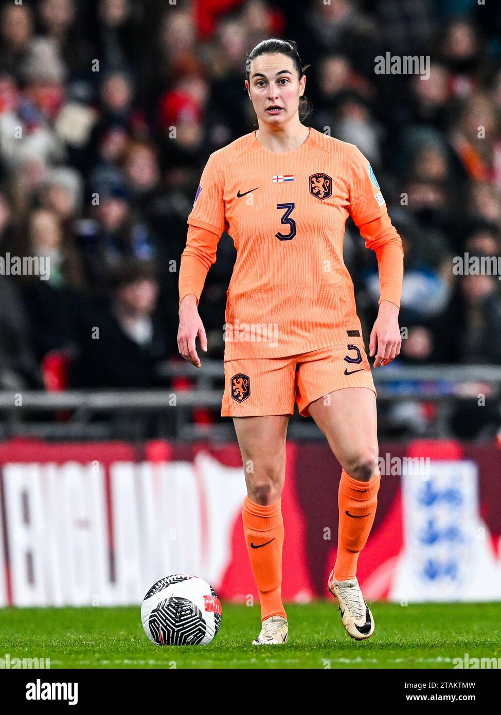 LONDON: Caitlin Dijkstra aus Holland während des UEFA Nations League-Frauenspiels zwischen England und den Niederlanden am 1. Dezember 2023 in Wembley in London. ANP GERRIT VAN KÖLN Stockfoto