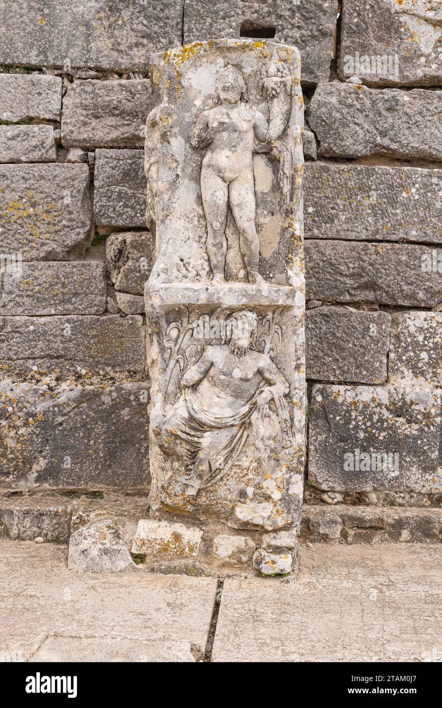 Dougga, Beja, Tunesien. Steinskulptur in den römischen Ruinen von Dougga, Tunesien. Stockfoto