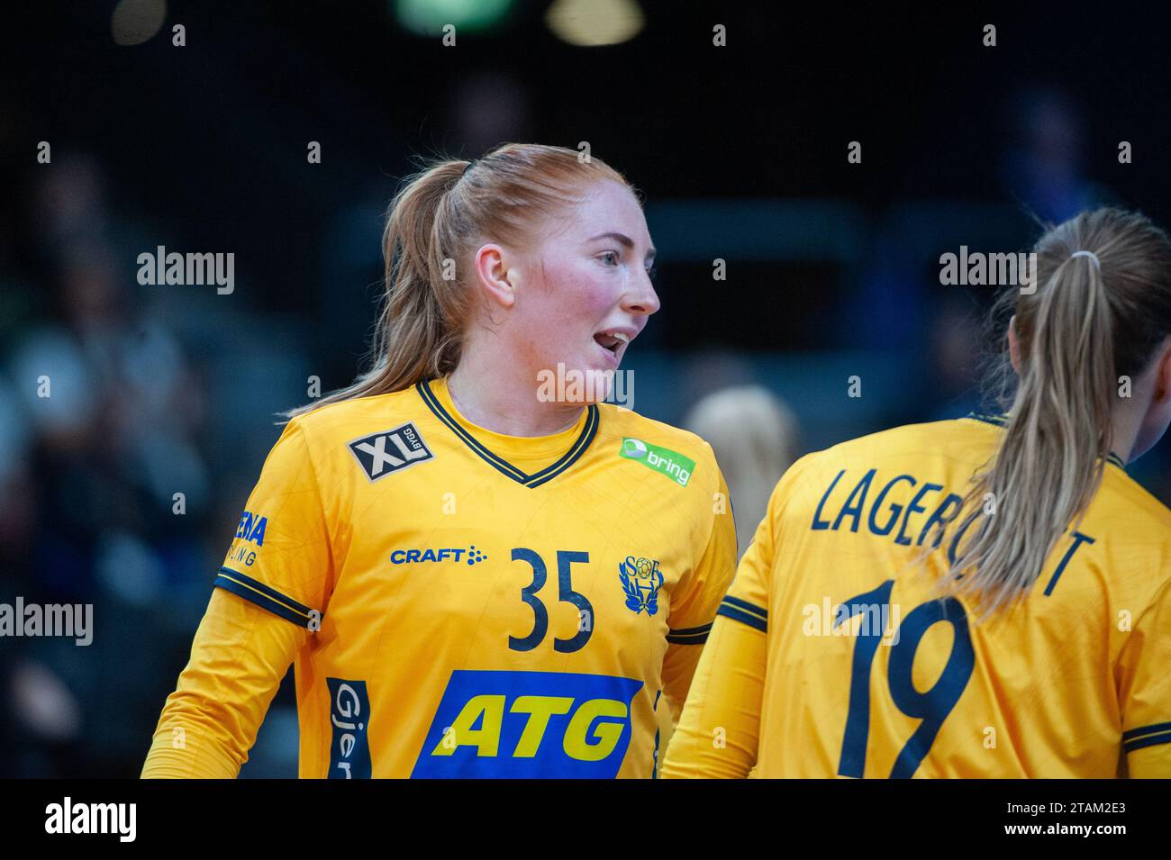 Göteborg, Schweden. Dezember 2023. Sofia Hvefelt aus Schweden während des Spiels der IHF Frauen-Handball-Weltmeisterschaft 2023 zwischen Schweden und China am 1. Dezember 2023. Quelle: PS Photo / Alamy Live News Stockfoto