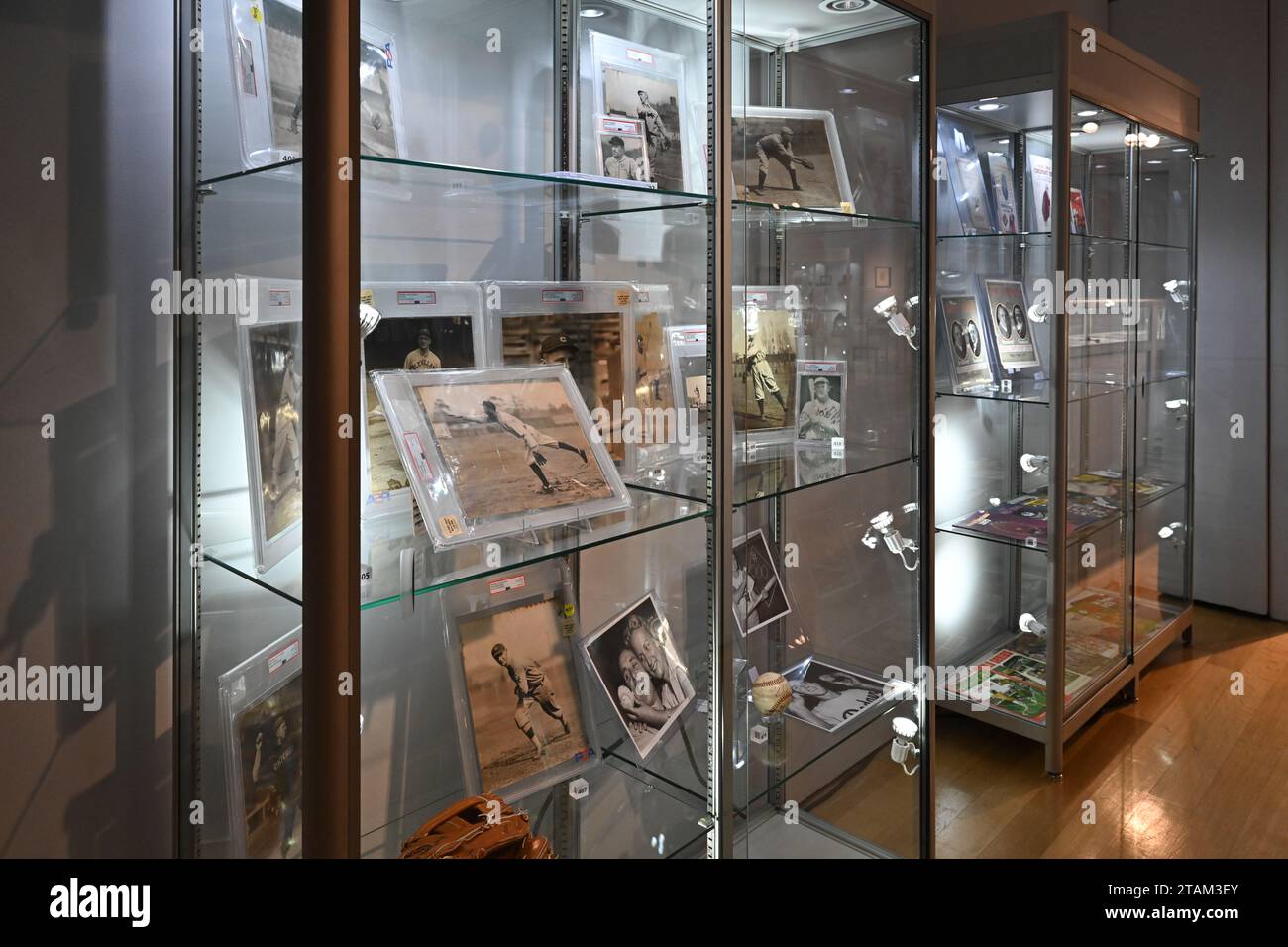 Auktion der Geddy Lee Collection von Baseball-Erinnerungsstücken bei Christie's am 1. Dezember 2023 in New York City. Stockfoto