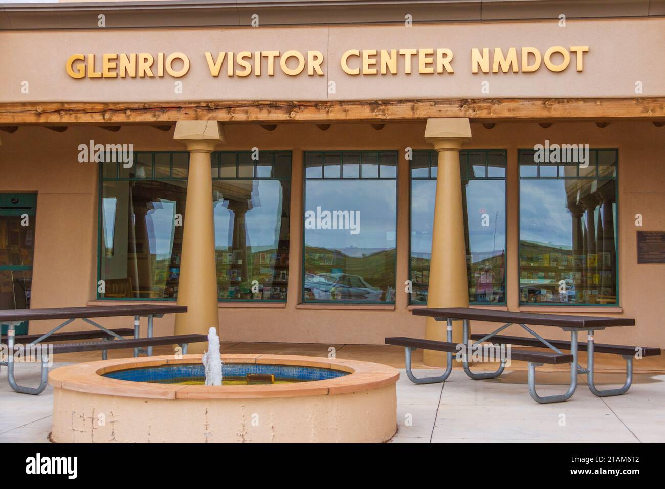 New Mexico Visitor Center auf der Autobahn Interstate 40 in Glenrio, New Mexico. Stockfoto