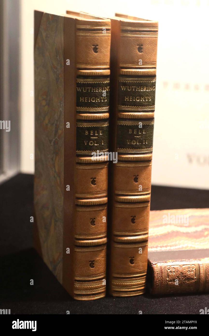 New York, New York, USA. November 2023 30. Die Schwestern Emily Bronte Wurthering Heights 2 Vol. Und Ann Bronte Agnes Grey schätzen 120.000 bis 180 000 US-Dollar, die während der Pressevorschau für die Auktion von schönen Büchern und Manuskripten während der Luxury Week in Sotheby's New York zu sehen waren. (Kreditbild: © Nancy Kaszerman/ZUMA Press Wire) NUR REDAKTIONELLE VERWENDUNG! Nicht für kommerzielle ZWECKE! Stockfoto