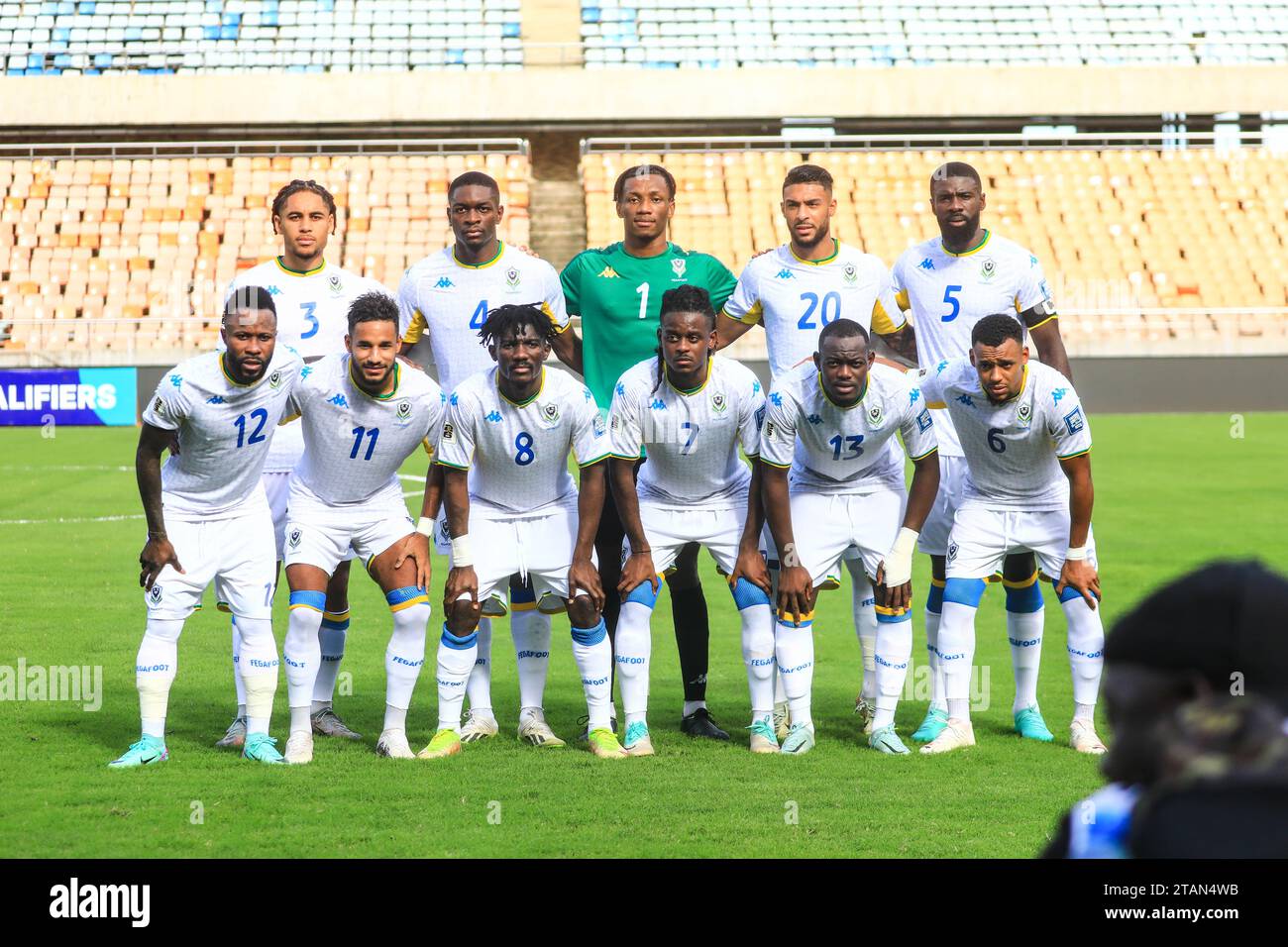 DAR es SALAAM, TANSANIA - 19. NOVEMBER: Gabun während des Qualifikationsspiels zur FIFA-Weltmeisterschaft 2026 zwischen Burundi und Gabun bei Benjamin Mpaka National Stockfoto