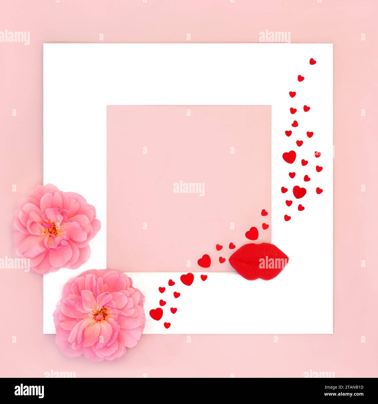 Valentinstag Rosenblumen, rote Lippen und Konfetti-Herzen auf rosa Hintergrund mit weißem Rahmen abstrakter surrealer Valentinstag, Geburtstag, Jahrestag Desin Stockfoto