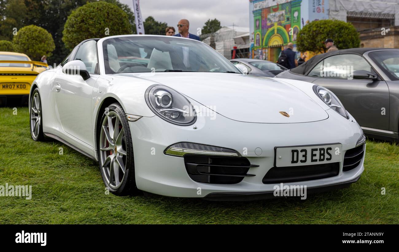 2014 Porsche 911 Targa 4S auf der Automobilausstellung Salon Privé Concours d’Elégance im Schloss Blenheim. Stockfoto