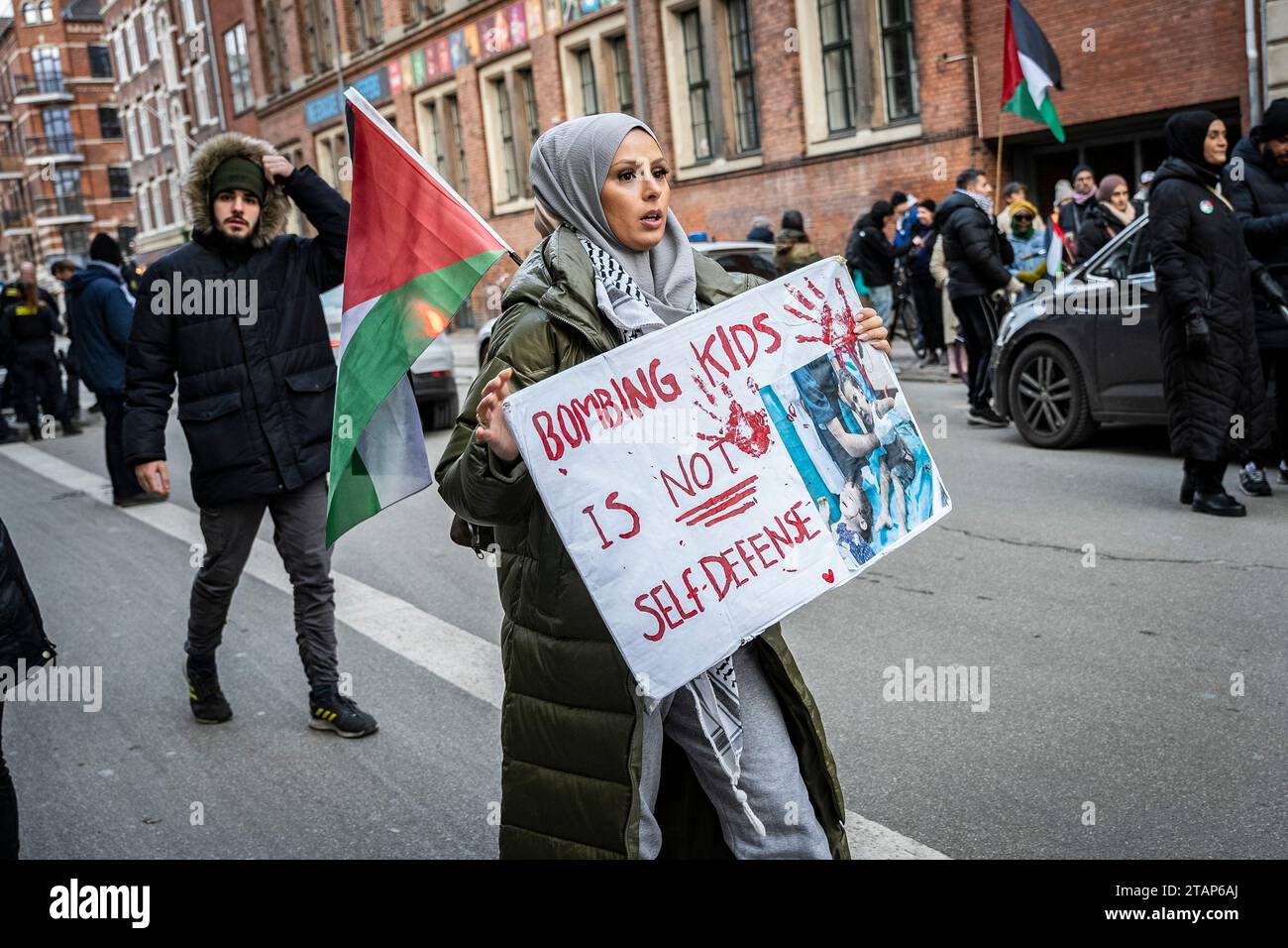 Demonstration der Solidarität mit Palästina in Kopenhagen, Samstag, 2. Dezember 2023. Stopp der Annexion Palästinas und das palästinensische Solidaritätsnetzwerk gehören zu den Organisatoren der Demonstration anlässlich des globalen Protesttages für Solidarität mit dem palästinensischen Volk. (Foto: Emil Nicolai Helms/ Ritzau Scanpix) Stockfoto