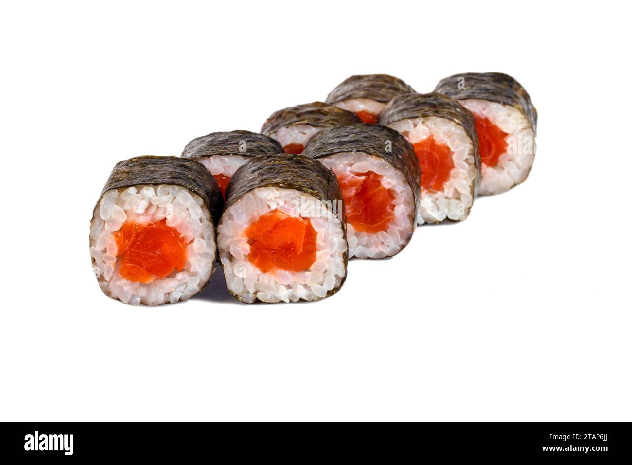 Sushi und Brötchen mit Kaviar, Garnelen und Thunfisch, Avocado auf weißem Hintergrund. Isoliert. Kopierbereich Stockfoto