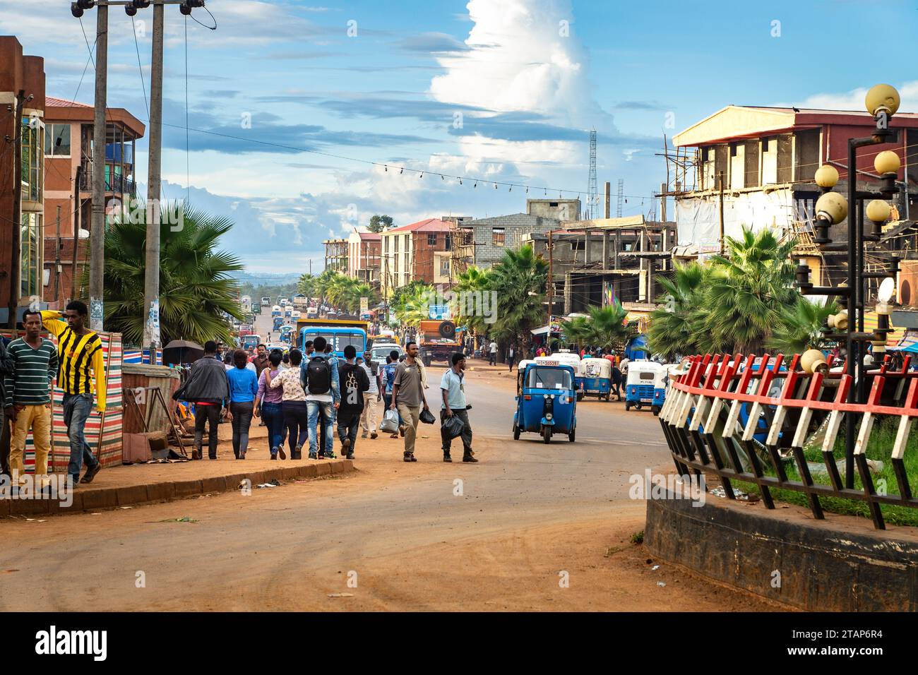 Hauptstraße in der Stadt METU, in Illubabor, Äthiopien Stockfoto