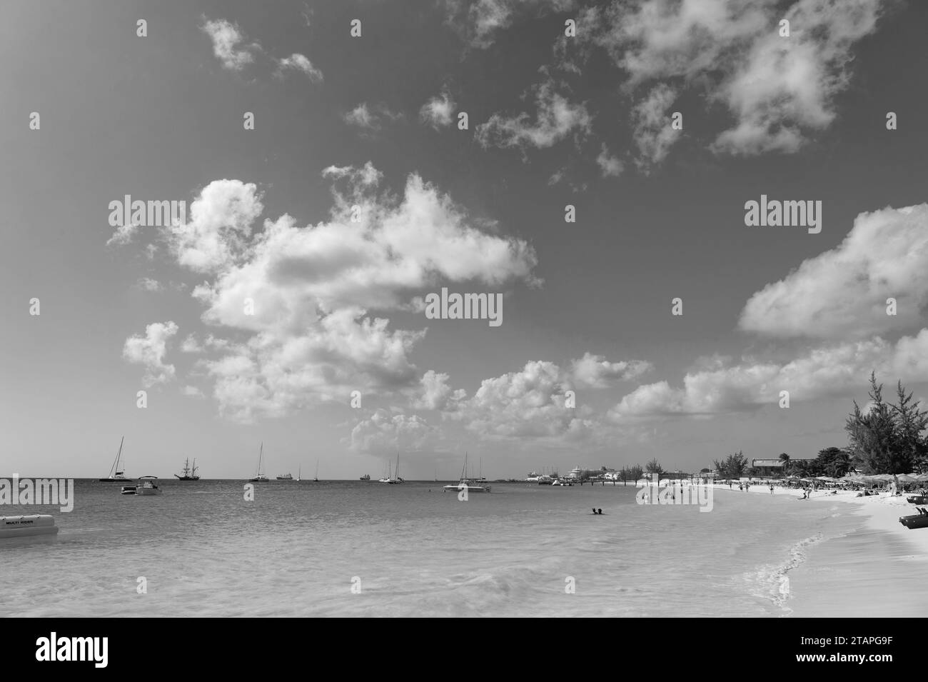 Bridgetown, Barbados - 12. Dezember 2015: Strand am Meer für Sommerreisen Stockfoto