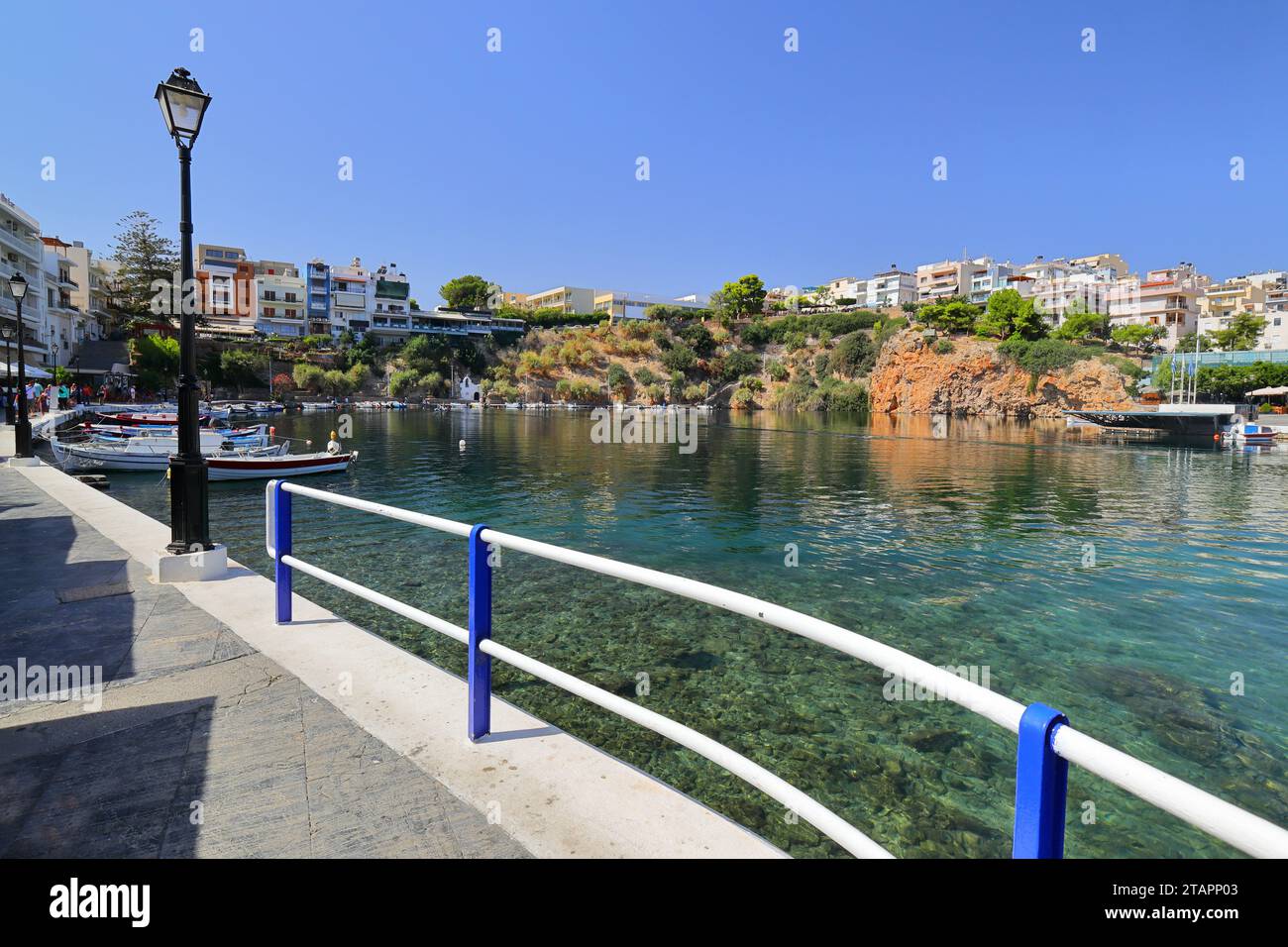 Blick auf den Voulismeni-See in St. Nikolaus, Kreta, Europa. Stockfoto