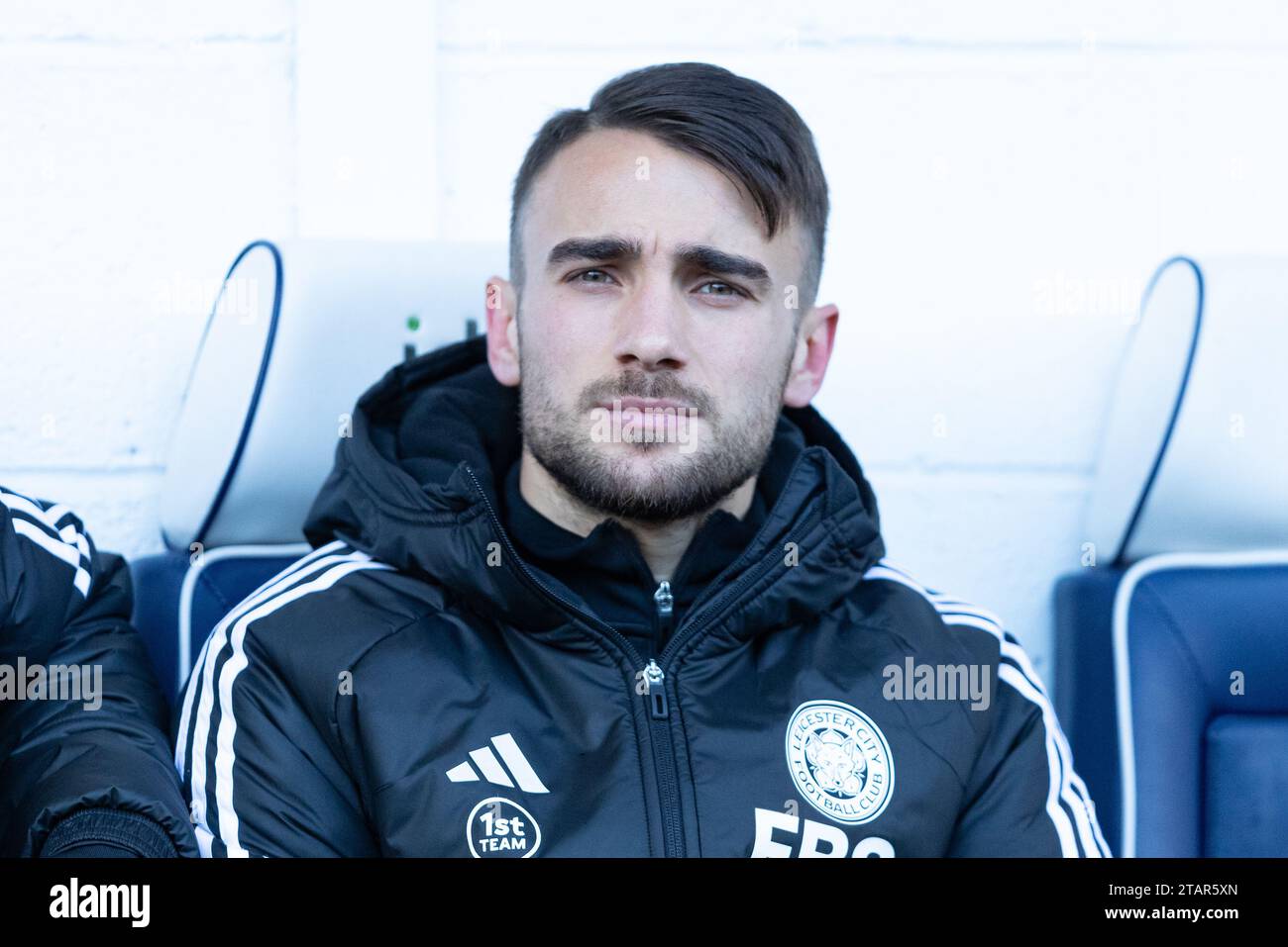Yunus AkgŸn aus Leicester als Ersatz beim Sky Bet Championship-Spiel zwischen West Bromwich Albion und Leicester City bei den Hawthorns in West Bromwich am Samstag, den 2. Dezember 2023. (Foto: Gustavo Pantano | MI News) Credit: MI News & Sport /Alamy Live News Stockfoto