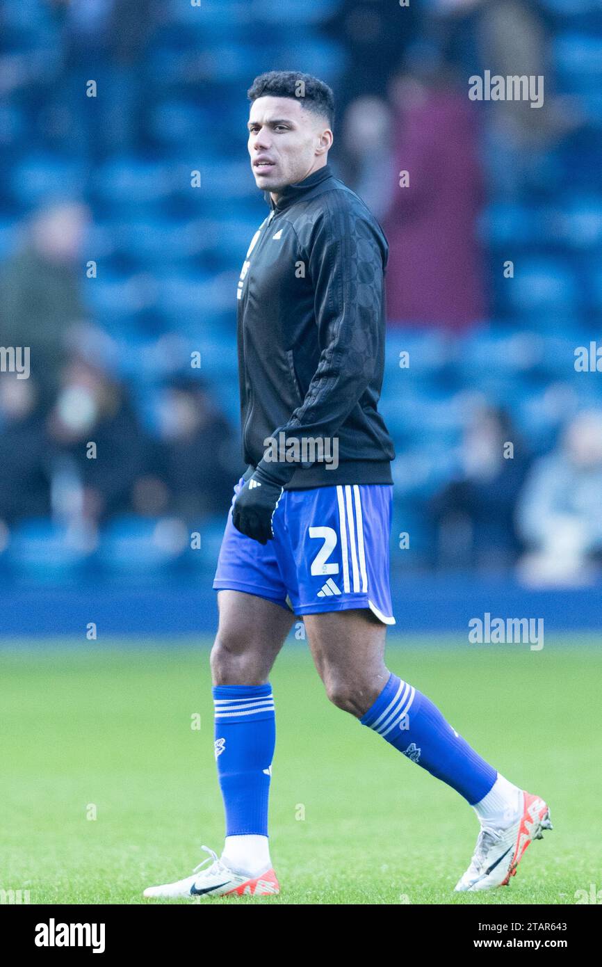 James Justin von Leicester Harry wärmt sich vor dem Sky Bet Championship-Spiel zwischen West Bromwich Albion und Leicester City in den Hawthorns, West Bromwich am Samstag, den 2. Dezember 2023 auf. (Foto: Gustavo Pantano | MI News) Credit: MI News & Sport /Alamy Live News Stockfoto