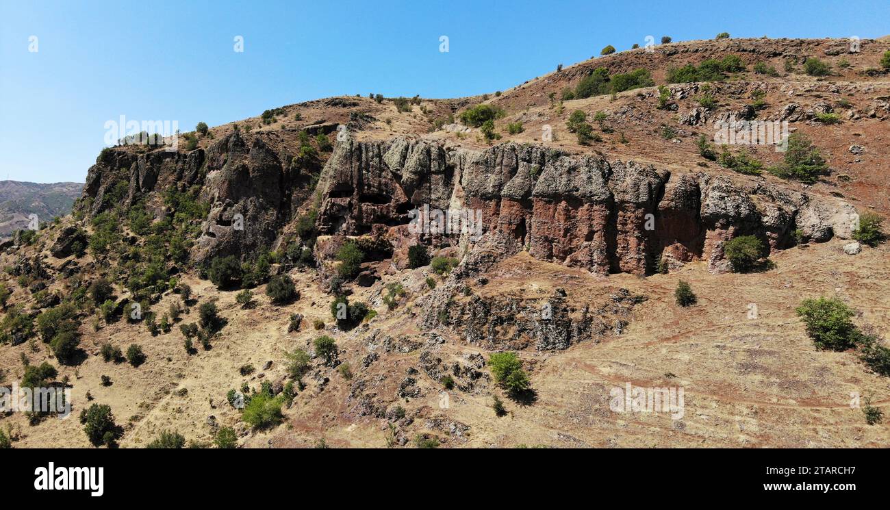 Die Zag-Höhlen befinden sich in Bingol, Türkei und stammen aus dem frühen 5. Jahrhundert, frühchristlicher Zeit. Stockfoto