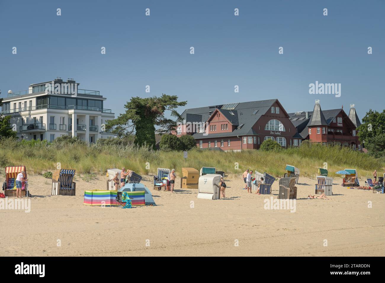 Strand, Urlauber, Liegen, Bansin, Usedom, Mecklenburg-Vorpommern, Deutschland Stockfoto