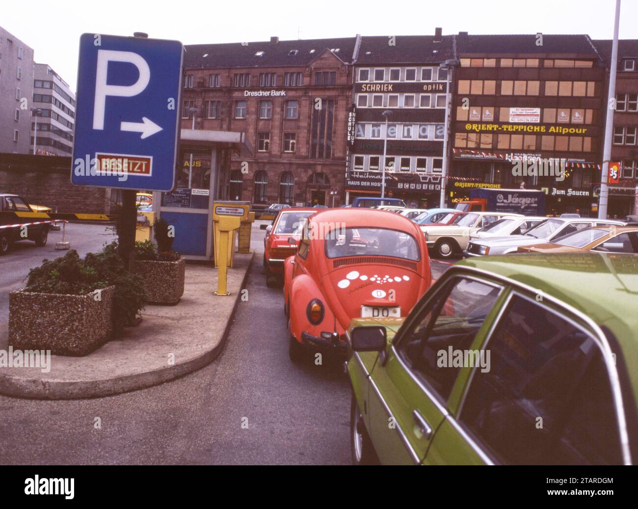 DEU, Deutschland: Die historischen Rutschen aus den 84-85 r Jahren Dortmund. Parkplatz in der Stadt. CA, 1984 Stockfoto