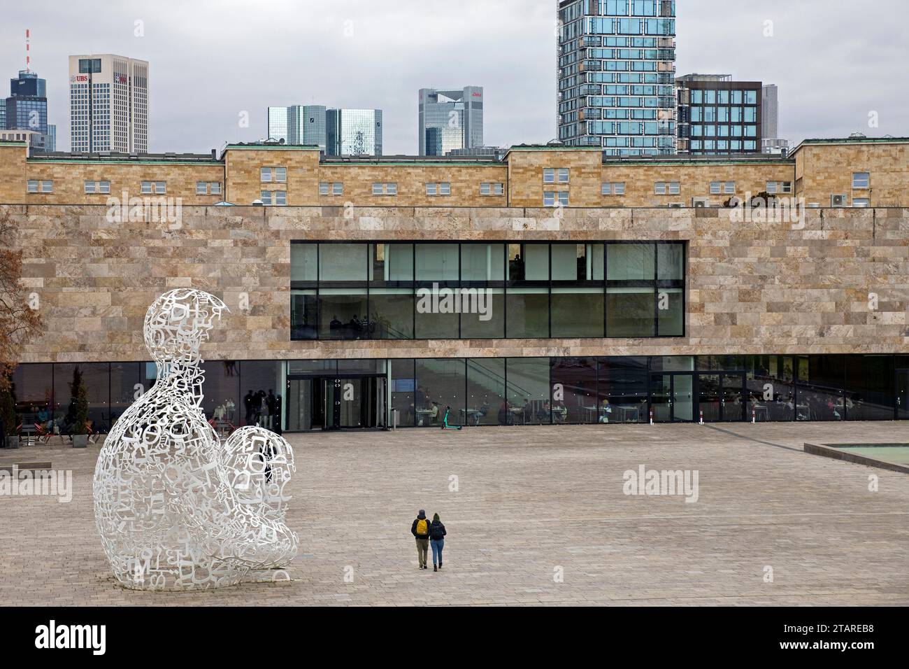 Kunstwerk Body of Knowledge von Jaume Plensa auf dem Westend Campus der Goethe-Universität Frankfurt am Main, Hessen Stockfoto