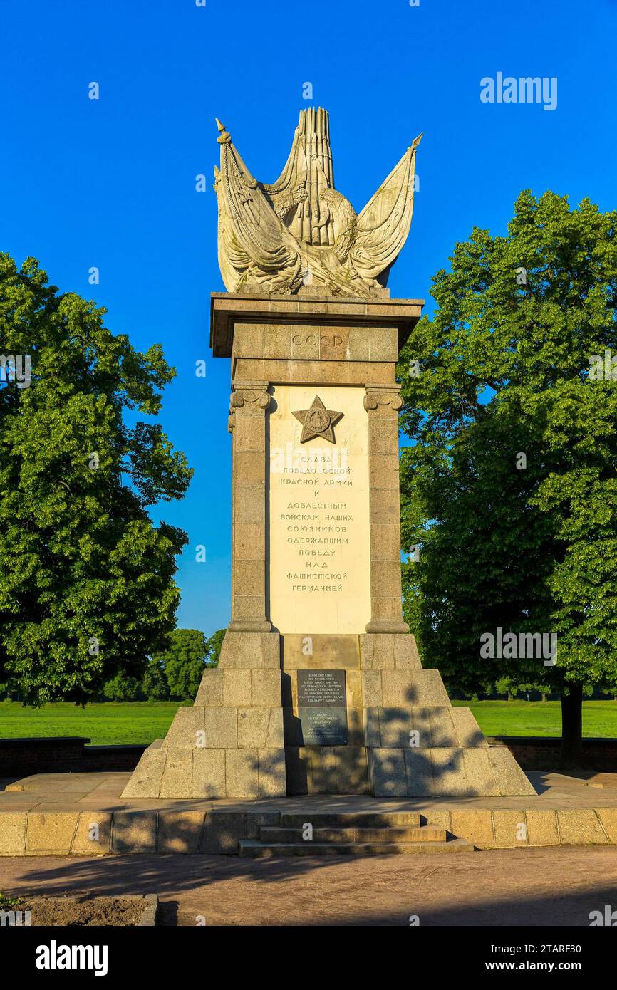 DEU Sachsen-Torgau-Denkmal anlässlich des Zusammenschlusses der Alliierten Stockfoto