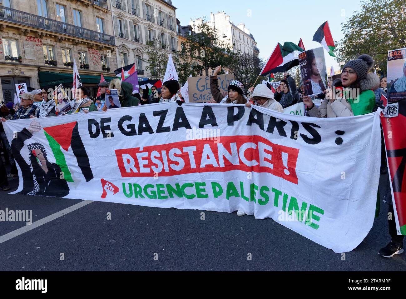 Jean Luc Mélenchon marche pour la paix,la Justice et un cessez le feu permanent en Palestine, entre la Place de la république et celle de la bastille Stockfoto