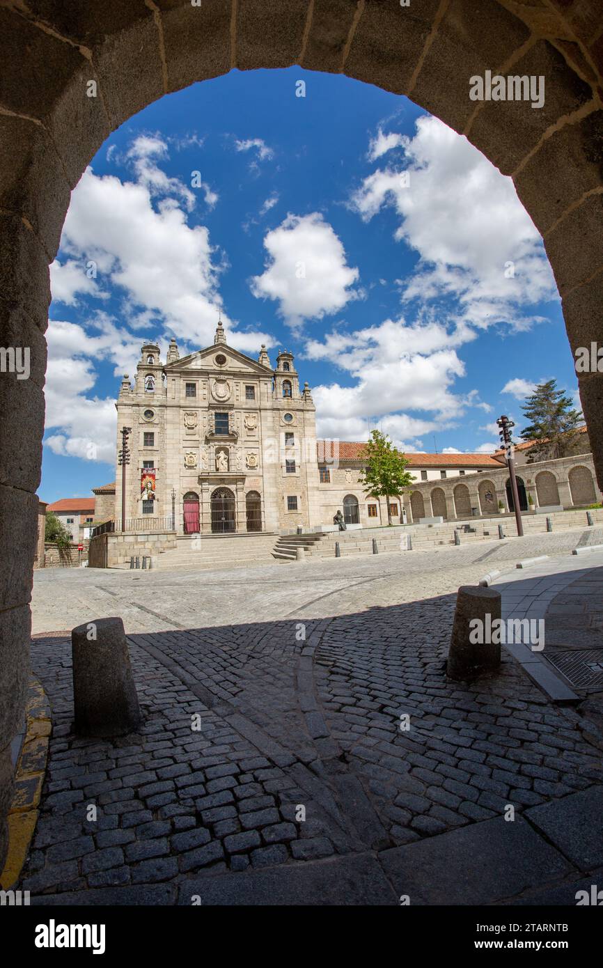 Die Kirche Santa Teresa auf der Plaza de la Santa Teresa in der spanischen Stadt Avila Spanien Stockfoto