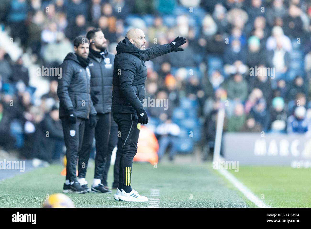 Enzo Maresca, Manager von Leicester während des Sky Bet Championship-Spiels zwischen West Bromwich Albion und Leicester City in den Hawthorns, West Bromwich am Samstag, den 2. Dezember 2023. (Foto: Gustavo Pantano | MI News) Credit: MI News & Sport /Alamy Live News Stockfoto