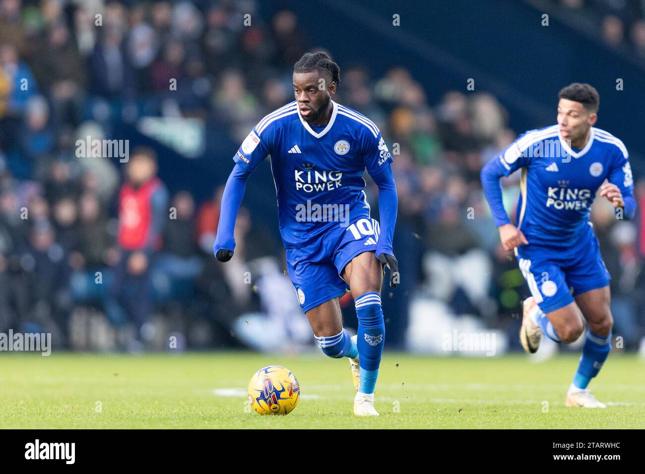 Stephy Mavididi aus Leicester während des Sky Bet Championship-Spiels zwischen West Bromwich Albion und Leicester City bei den Hawthorns, West Bromwich am Samstag, den 2. Dezember 2023. (Foto: Gustavo Pantano | MI News) Credit: MI News & Sport /Alamy Live News Stockfoto