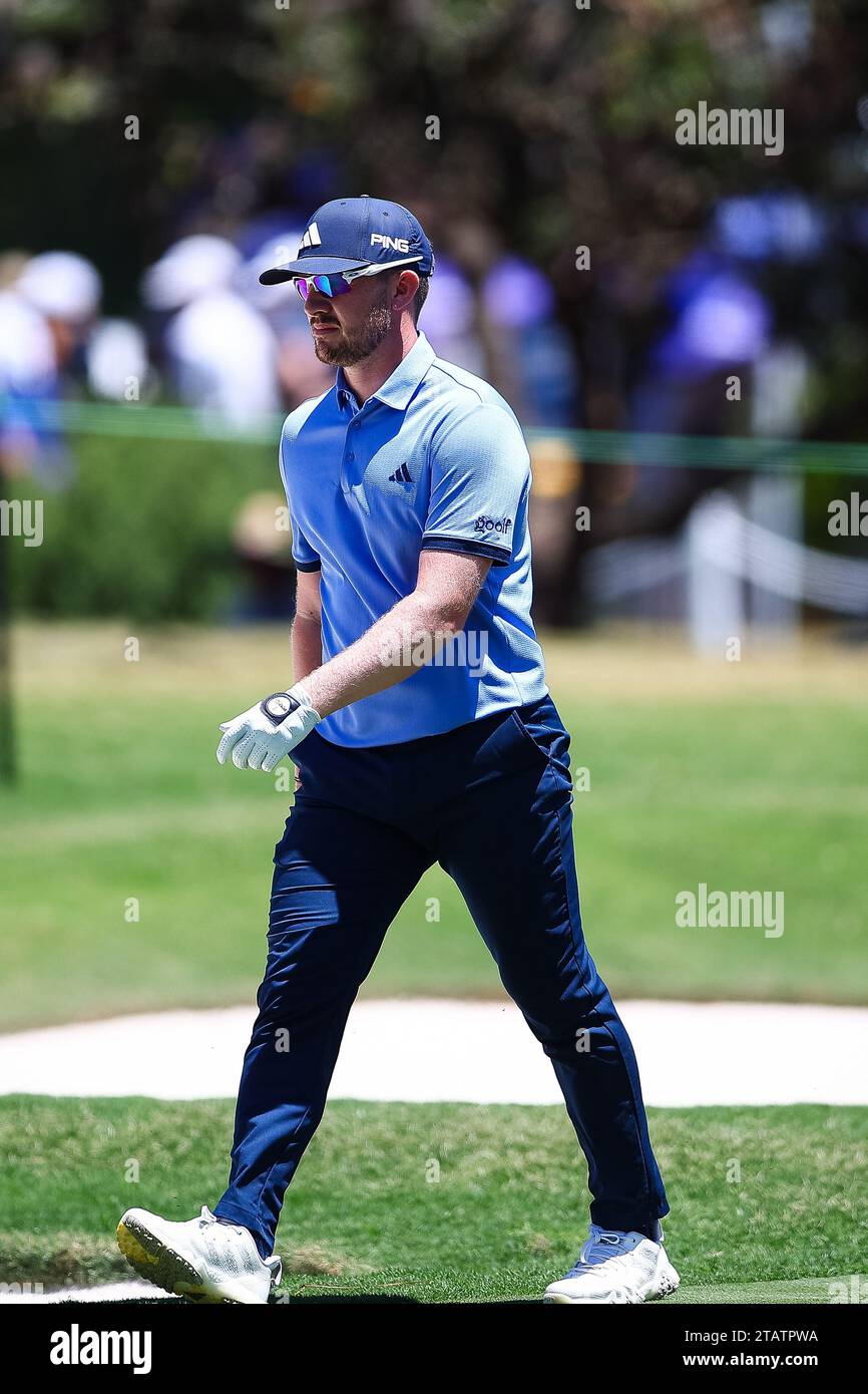 Dezember 2023; der Australian Golf Club und der Lakes Golf Club, Sydney, New South Wales, Australien; ISPS HANDA Australian Open Final Round; Connor Syme geht zu seinem Ball Stockfoto