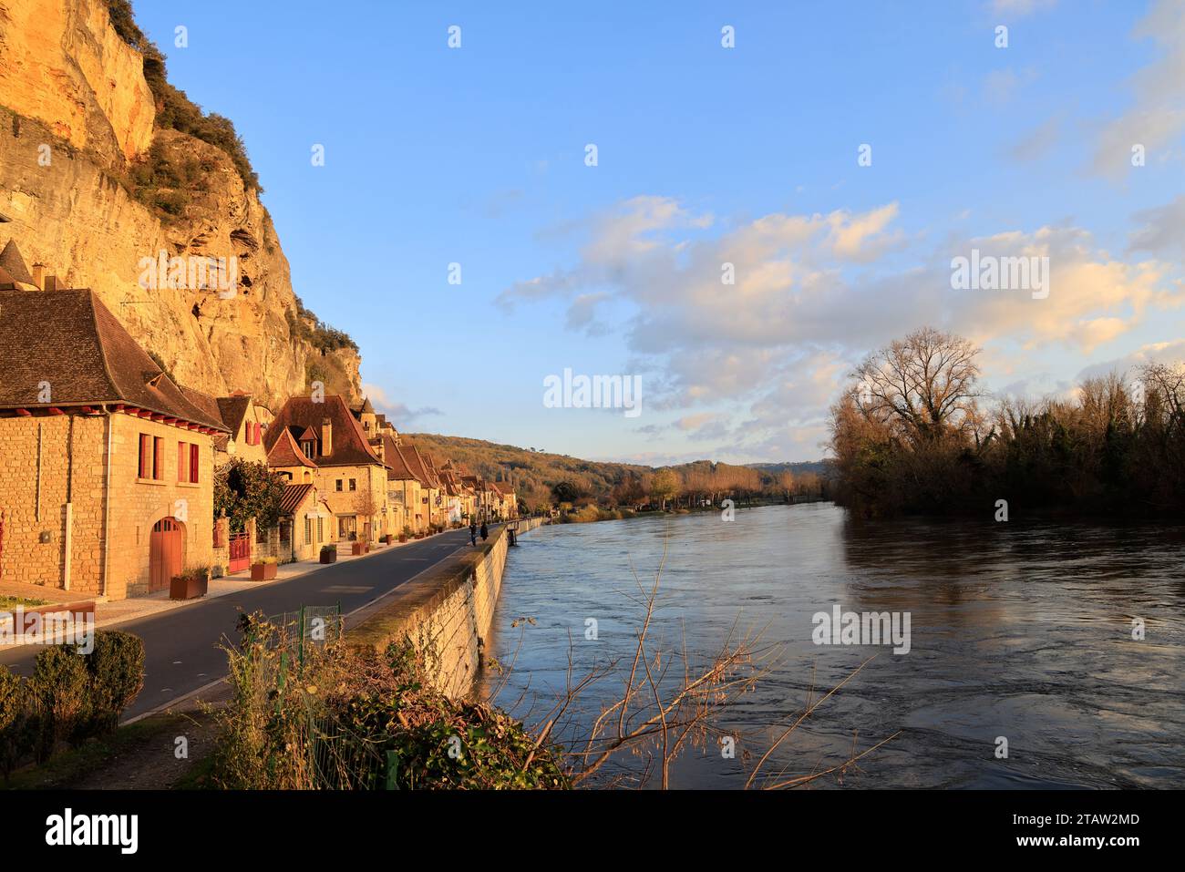 La RoqueGageac, Frankreich. Dezember 2023. Nach der Sommerdürre haben