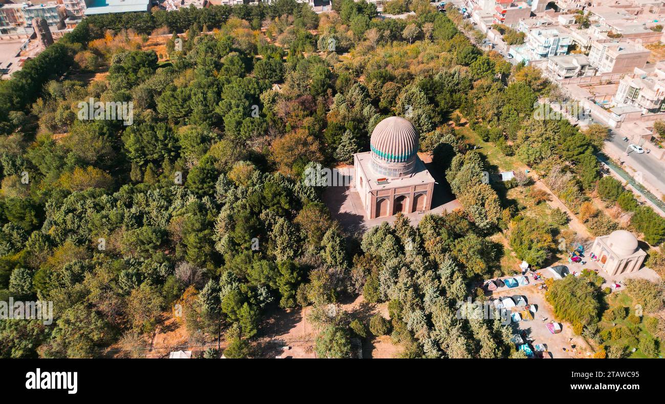 Luftaufnahme von Herat Stadt, Musalla Komplex, fünf Musallah Minarette von Herat, Zitadelle von Herat, Qala Iktyaruddin. Stockfoto