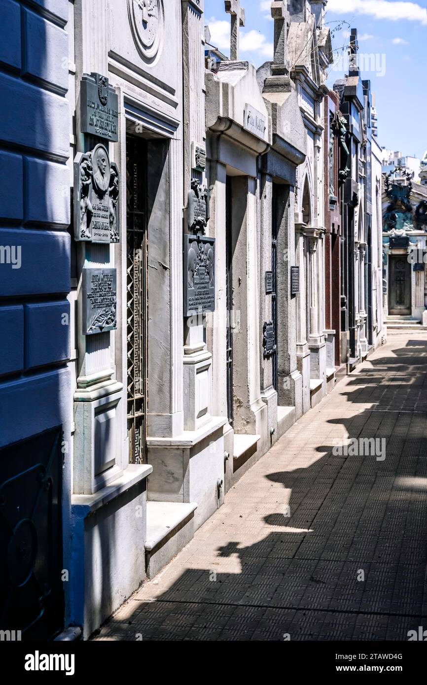 Buenos Aires, Argentinien - 30. Oktober 2023: Recoleta Cemetery Buenos Aires. Historischer Friedhof in Argentinien. Reisen, Sehenswürdigkeiten. Hochwertige Fotos Stockfoto