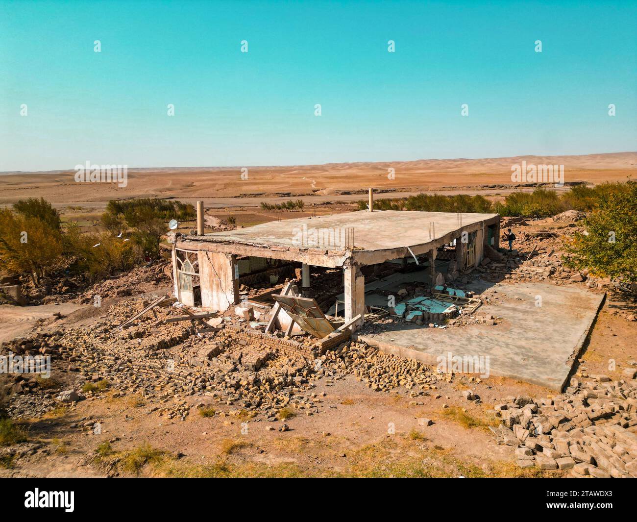 Ein Dorf, das durch ein starkes Erdbeben schwer beschädigt wurde. Herat, Afghanistan Stockfoto