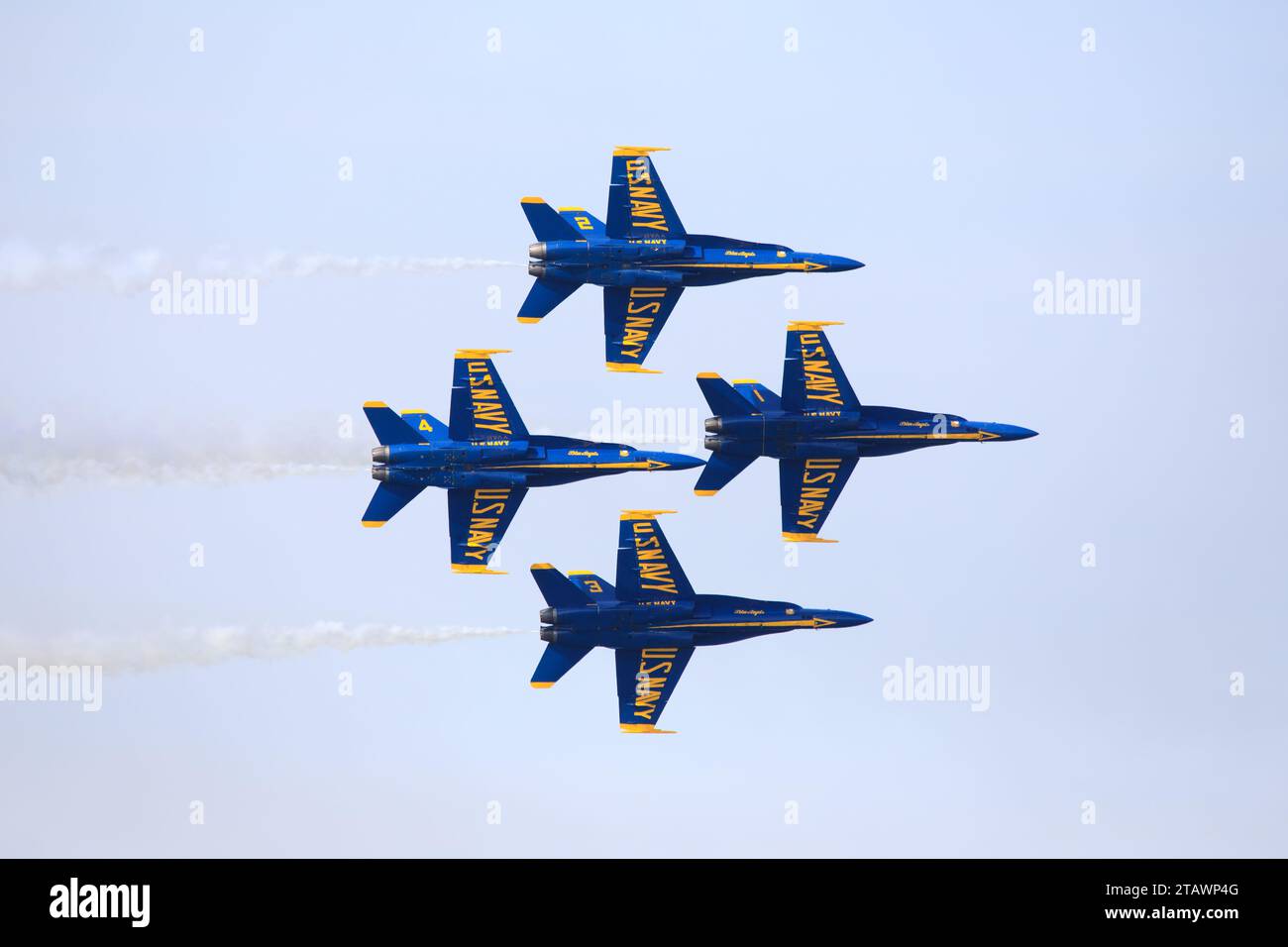 US Navy Flight Demonstration Squadron, die Blue Angels, in vier Schiffsformationen während der Fleet Week in San Francisco 2019 Stockfoto