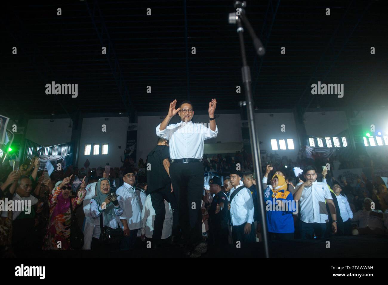 Indonesien. Dezember 2023. Der indonesische Präsidentschaftskandidat Anies Baswedan wurde am 3. Dezember 2023 bei seiner Wahlkampagne in Medan, Nord-Sumatra, Indonesien, beobachtet. Während seines Wahlkampfes betonten Anis Baswedan und Muhaimin Iskandar (Amin), dass der Punkt "Wohlstand und Gerechtigkeit" für das gesamte indonesische Volk, der in Pancasila enthalten ist, als Grundlage des Staates dienen sollte. Foto: Sutanta Aditya/ABACAPRESS.COM Credit: Abaca Press/Alamy Live News Stockfoto