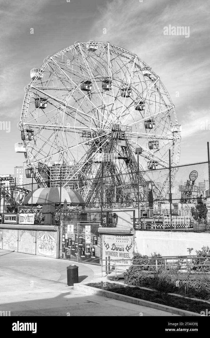 Deno's Wonder Wheel, Coney Island, Brooklyn, Vereinigte Staaten von Amerika. Stockfoto