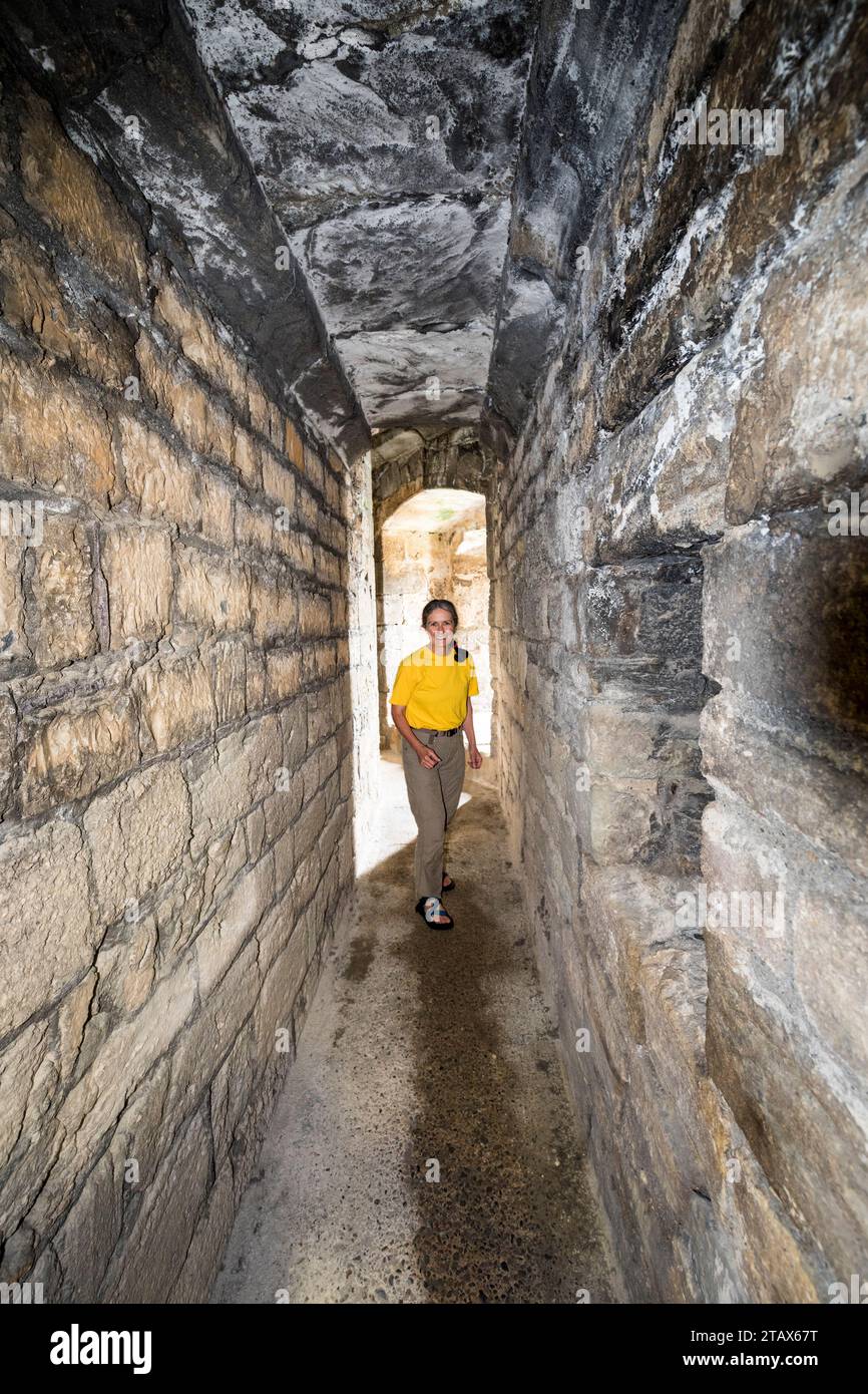Tunnel unter Caernarvon Castle, Gwynedd, Wales, Großbritannien Stockfoto