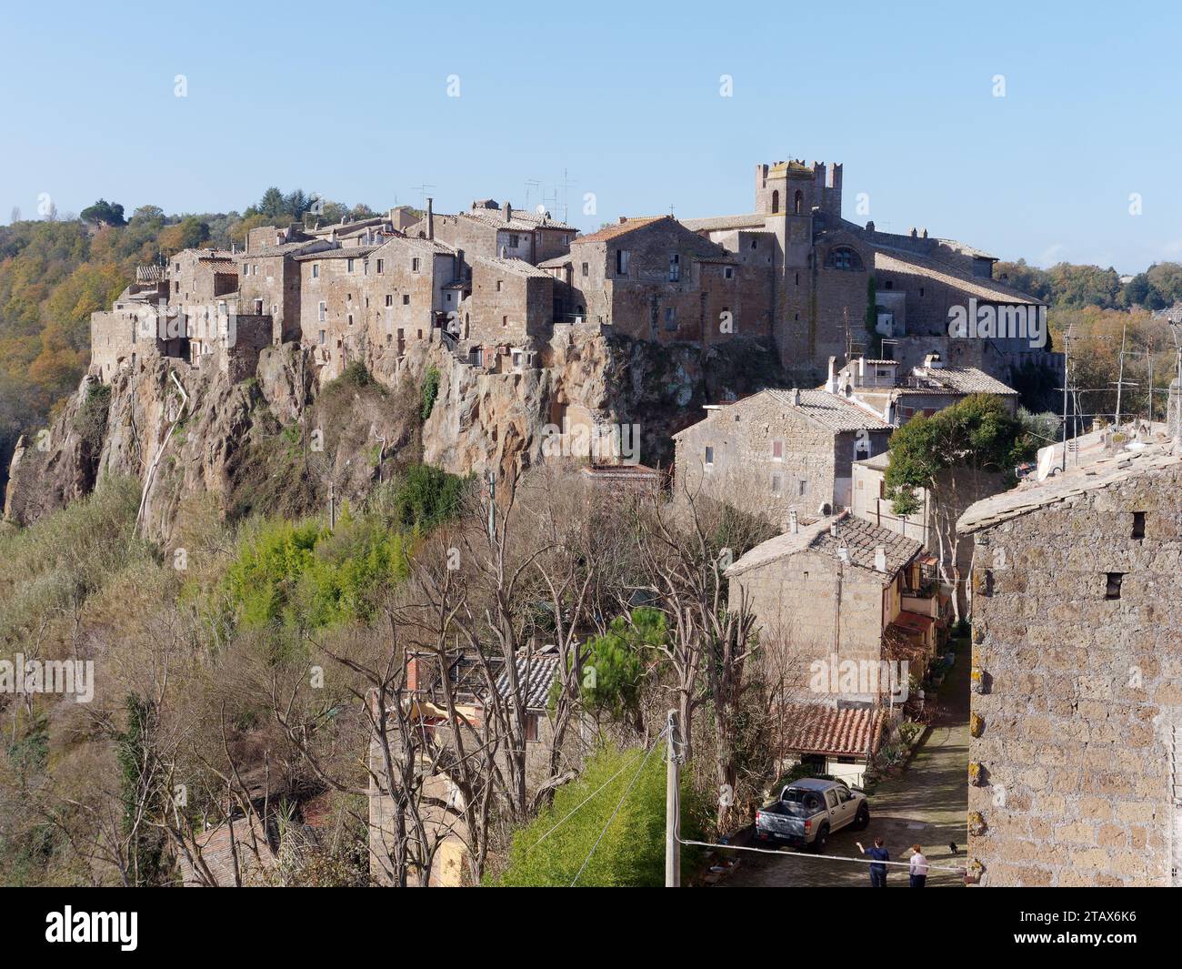 Blick auf die historische ländliche Stadt Calcata, Region Latium, Italien, 3. Dezember 2023 Stockfoto